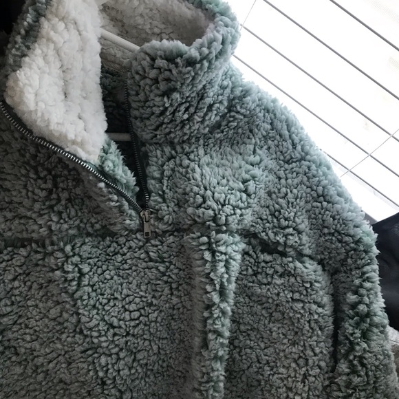 Mint Green Pullover Sherpa - Picture 4 of 6